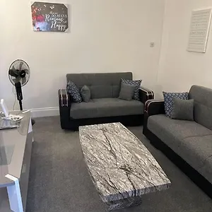 Apartment Gorgeous 5 Bedroom House, London