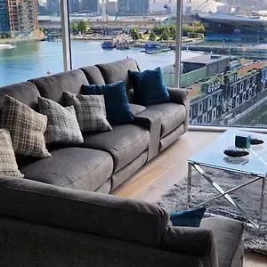 Apartment Luxury 2 Bed Excel, London